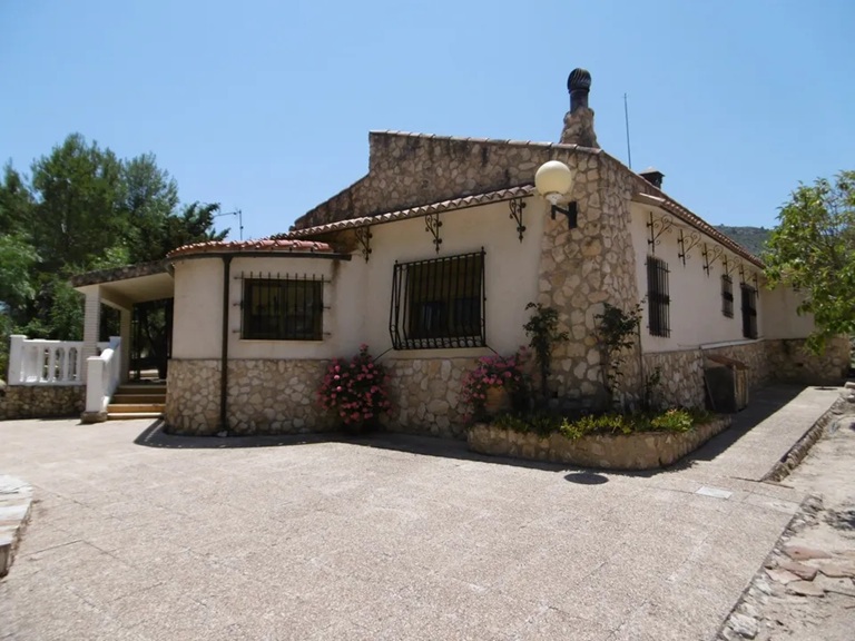 Property Image 4 Property Image 4
