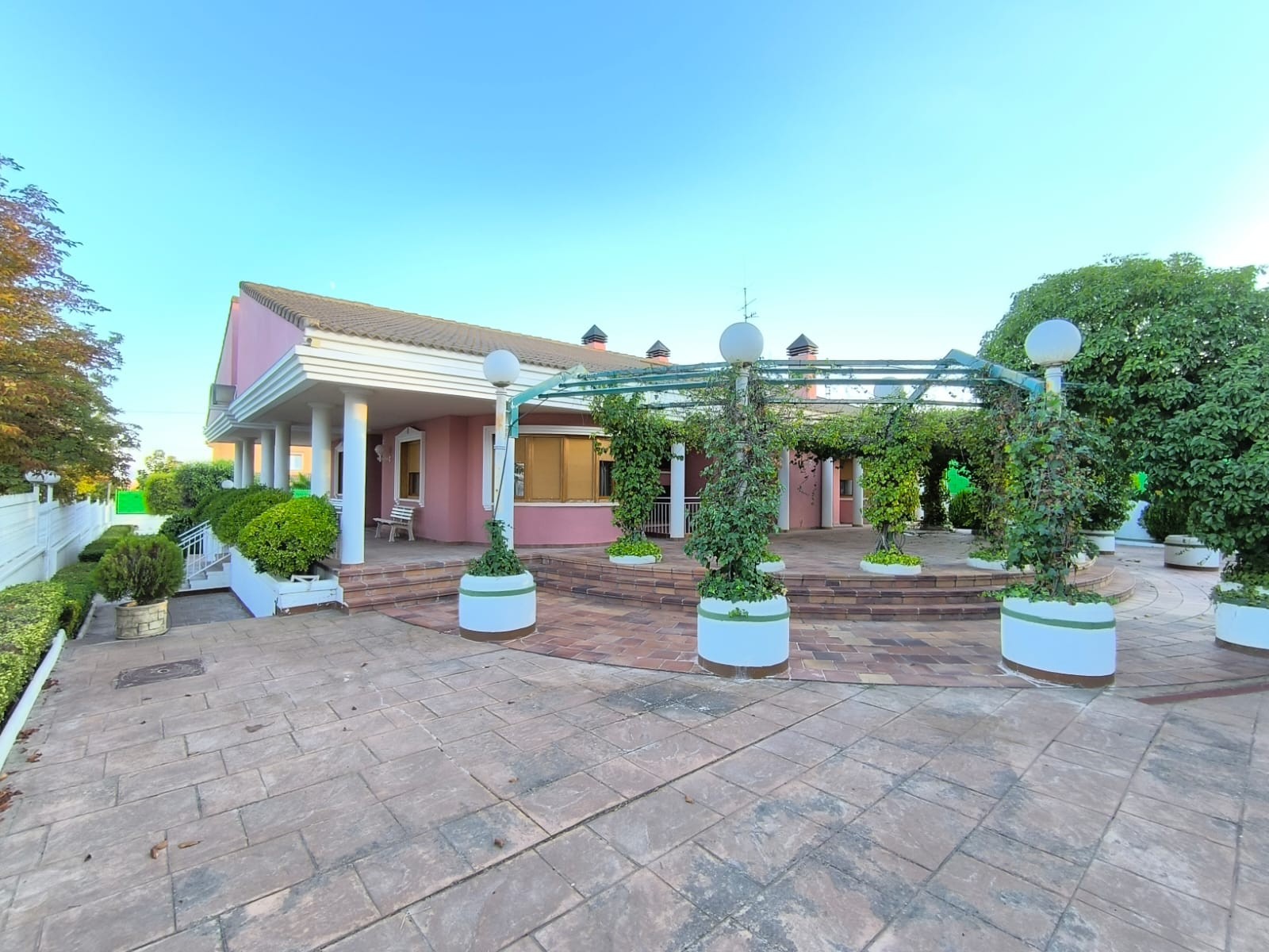 Villa in Caudete - view 1