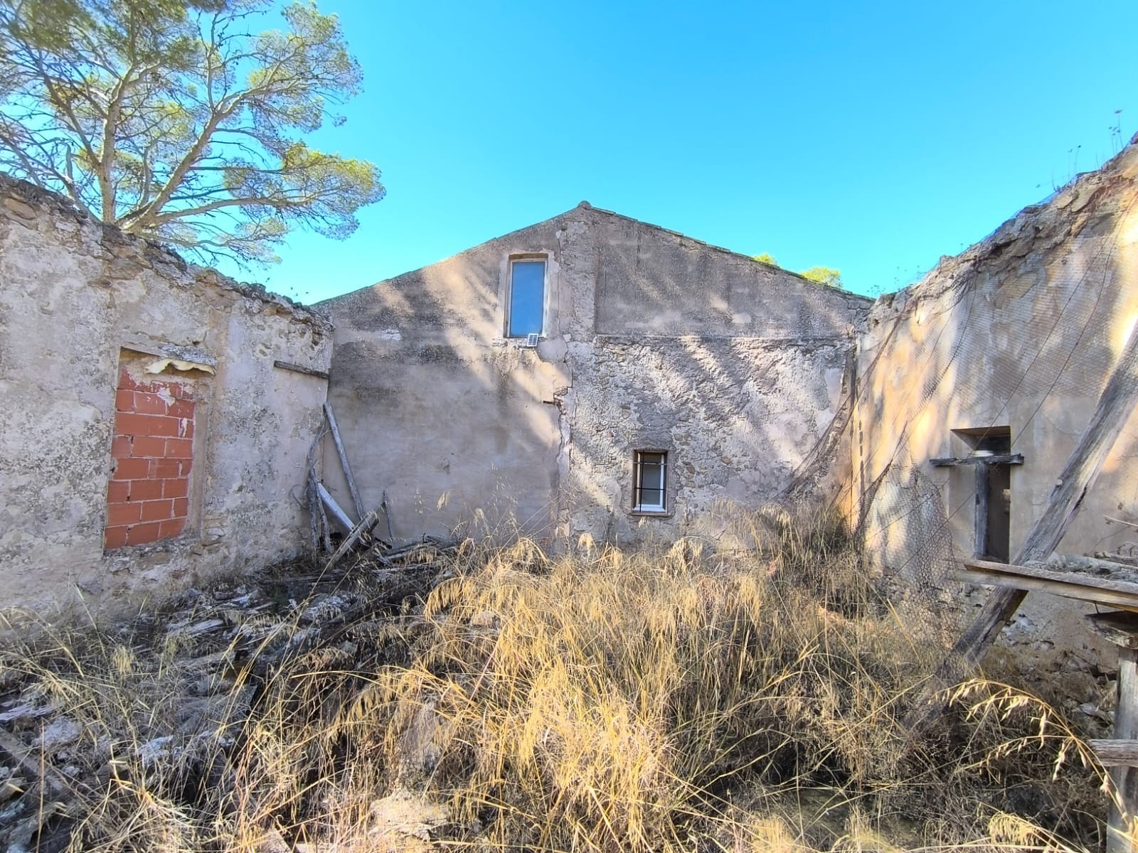 House in Caudete - Image 4