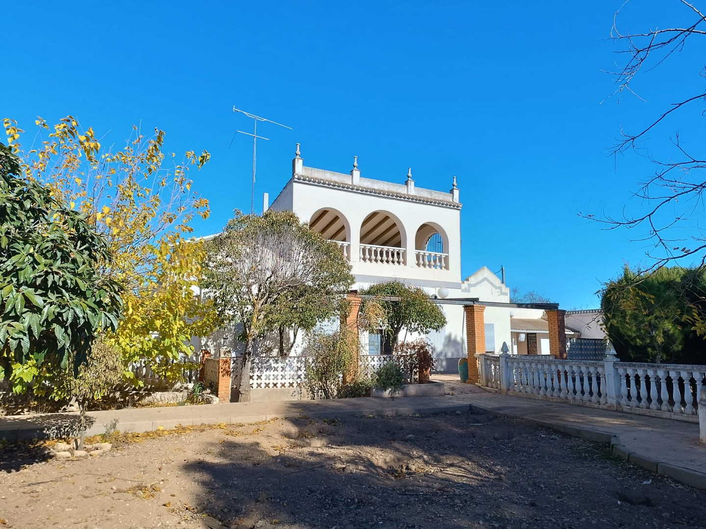 Villa in Yecla - view 1
