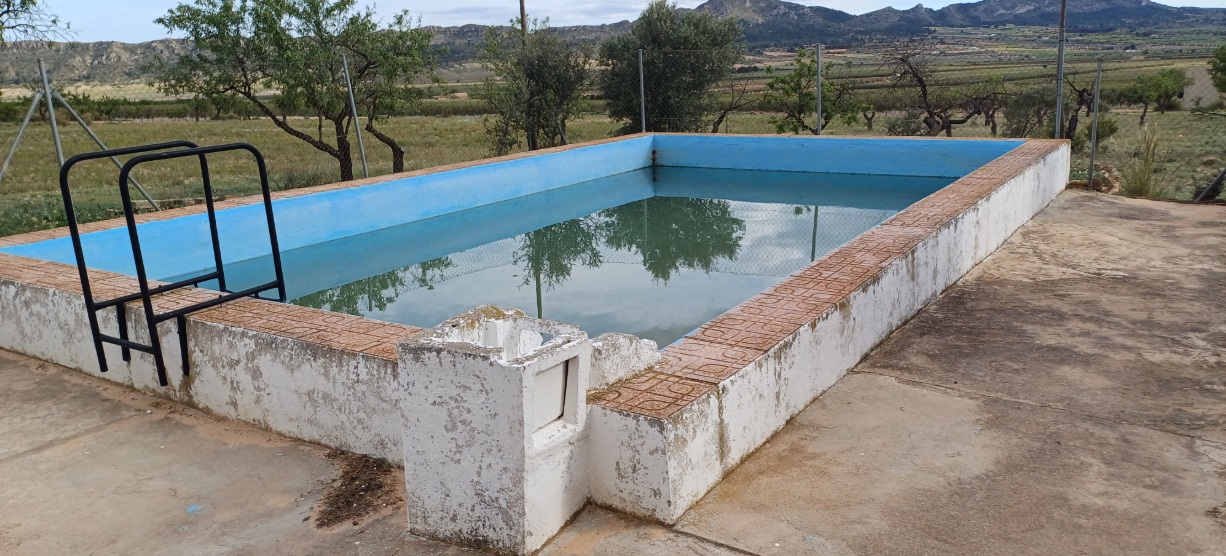 House in Caudete - view 1