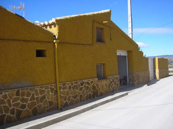House in Pinoso - view 1