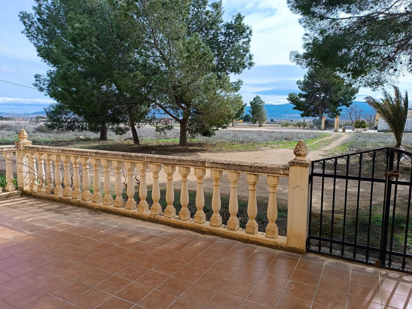 House in Yecla - Image 4