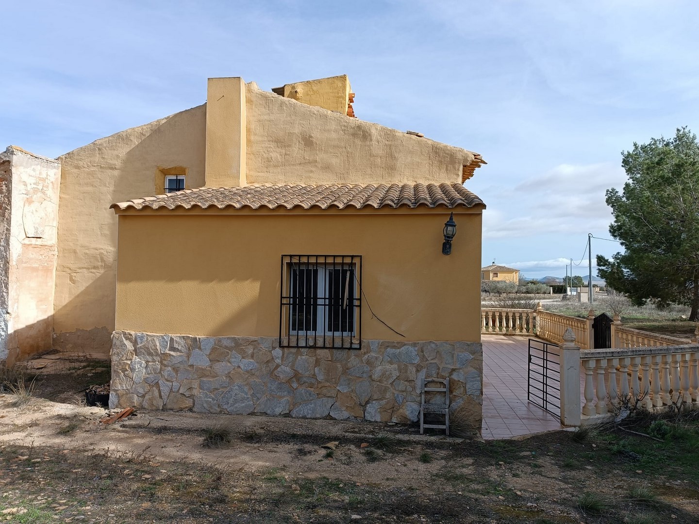 House in Yecla - Image 3